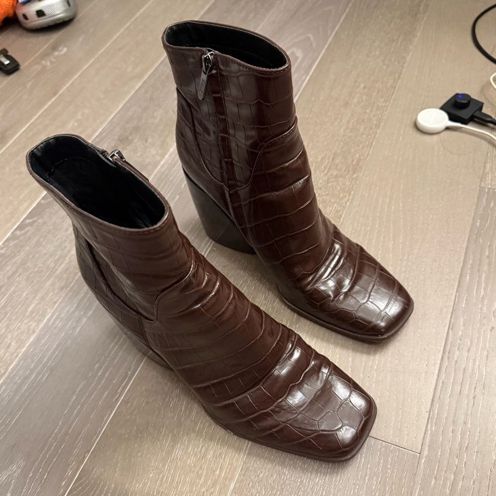 Circus by Sam Edelman Palmina Croc Boot